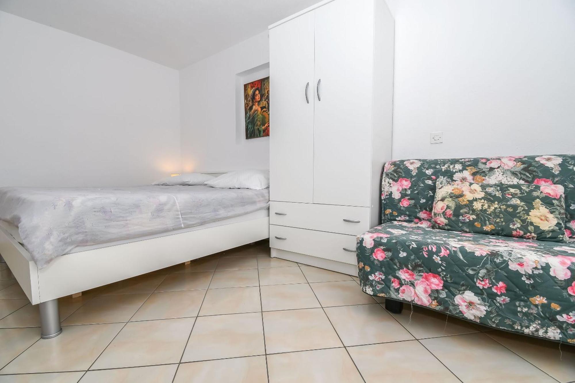 Apartments Anna Trogir Exterior photo