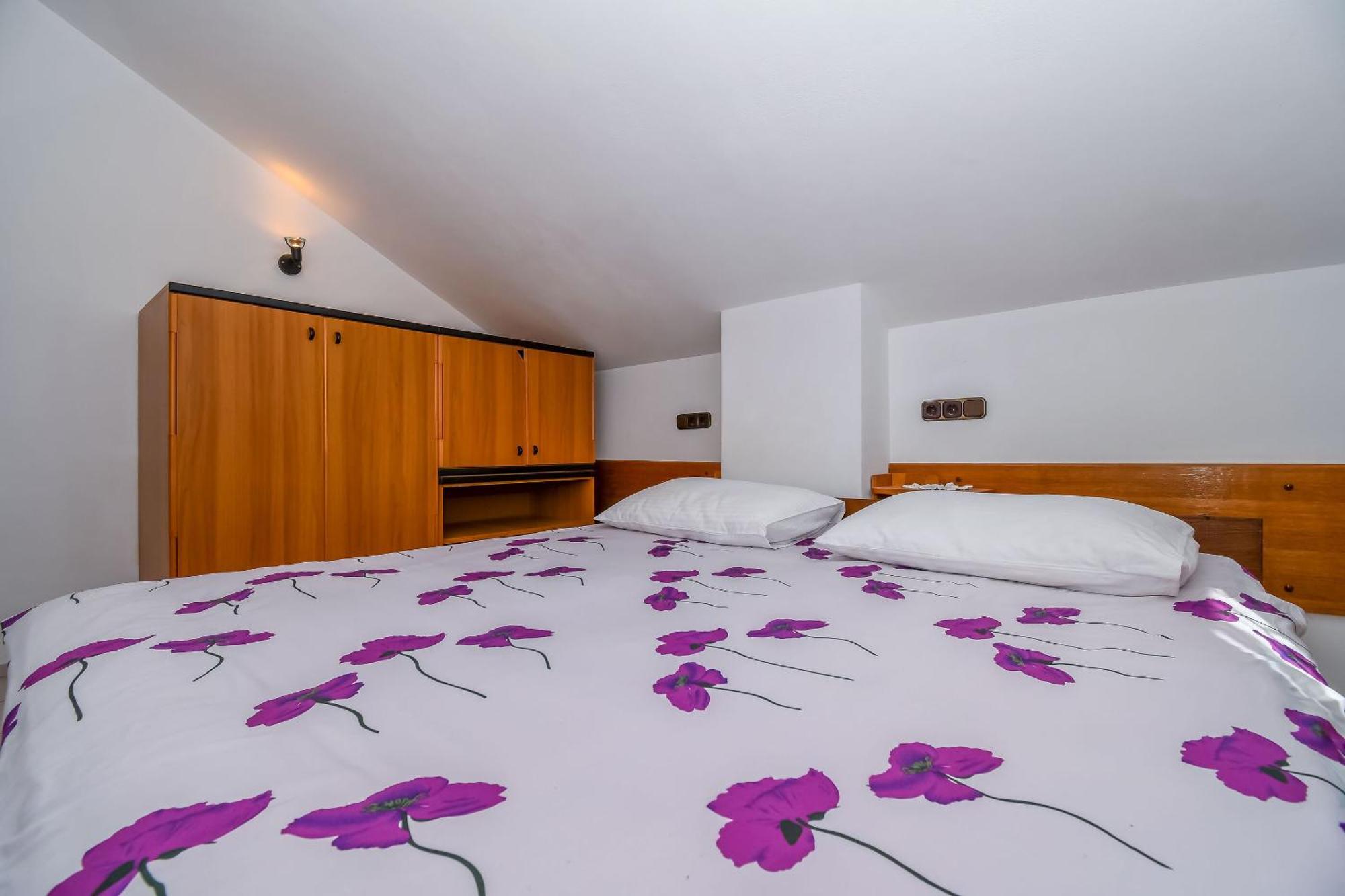 Apartments Anna Trogir Exterior photo