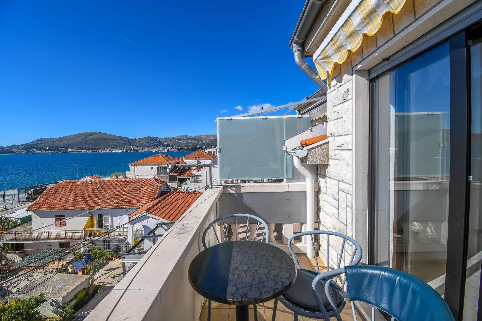 Apartments Anna Trogir Exterior photo